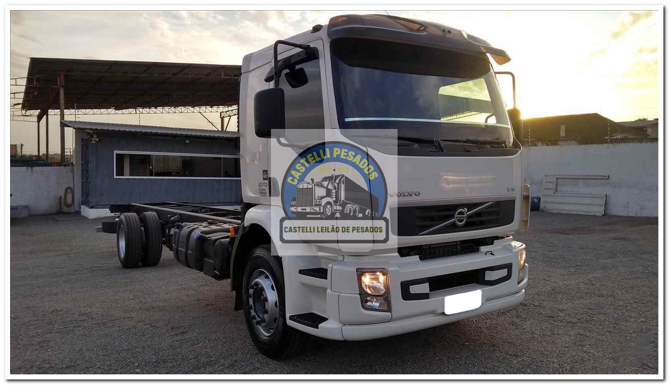 VOLVO VM270 2013