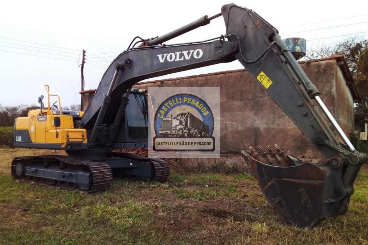 VOLVO EC220D 2014